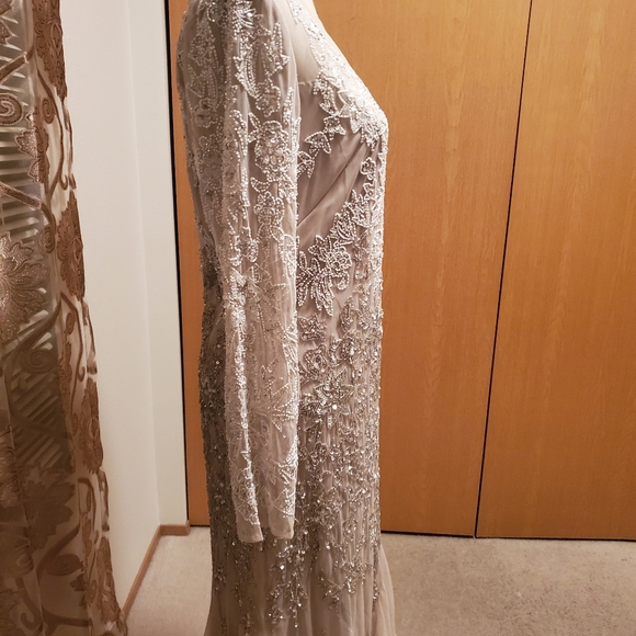 Dress - Picture 6 of 7